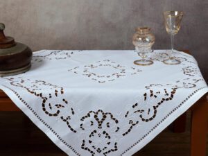 Χειροποίητο κοφτό τραπεζοκαρέ 02 (140cm x 140cm) λευκό Silk Fashion | Maril Home